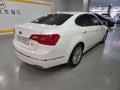 Kia K7 2010, 211875 км, за 2275.24 USD
