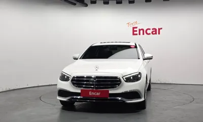 Mercedes-Benz E-Class 2022, 30083 км, за 26957.38 USD
