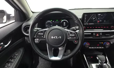 Kia K3 2023, 27932 км, за 17545.34 USD - фото 13