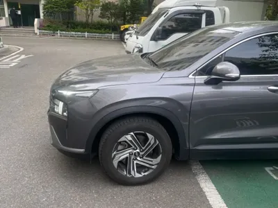 Hyundai Santafe 2021, 64800 км, за 13976.46 USD