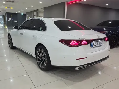 Mercedes-Benz E-Class 2025, 7861 км, за 49560.19 USD