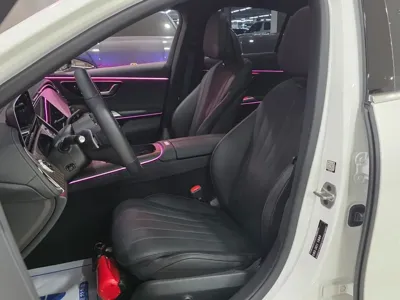 Mercedes-Benz E-Class 2025, 7861 км, за 49560.19 USD - фото 10