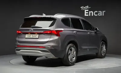 Hyundai Santafe 2022, 10940 км, за 18314.3 USD