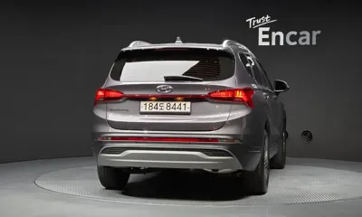 Hyundai Santafe 2022, 10940 км, за 18314.3 USD