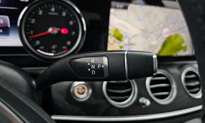 Mercedes-Benz E-Class 2018, 64914 км, за 13781.44 USD - фото 9