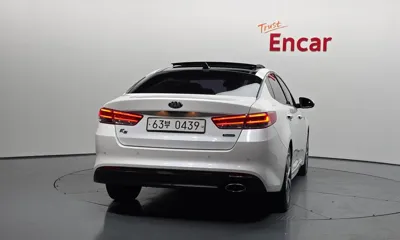 Kia K5 2017, 107483 км, за 7877.12 USD