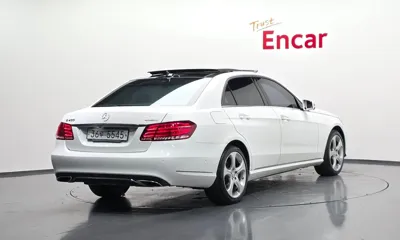 Mercedes-Benz E-Class 2015, 78072 км, за 12286.29 USD