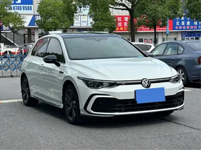 Volkswagen Golf 2022, 28000 км, за 17651.64 USD