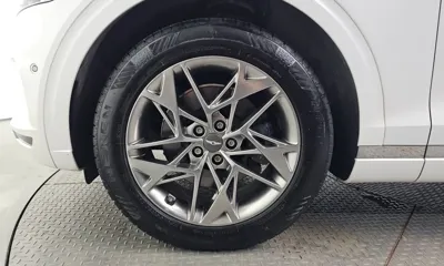 Genesis GV70 2021, 66225 км, за 25272.42 USD