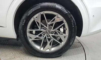 Genesis GV70 2021, 66225 км, за 25272.42 USD - фото 21
