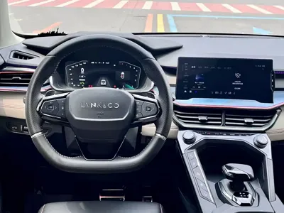 Lynk & Co 06 2022, 40000 км, за 9534.84 USD