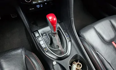 Hyundai Veloster 2018, 81593 км, за 7619.55 USD - фото 9