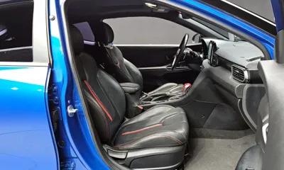 Hyundai Veloster 2018, 81593 км, за 7619.55 USD - фото 10