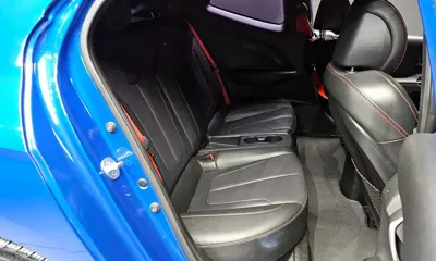 Hyundai Veloster 2018, 81593 км, за 7619.55 USD - фото 12