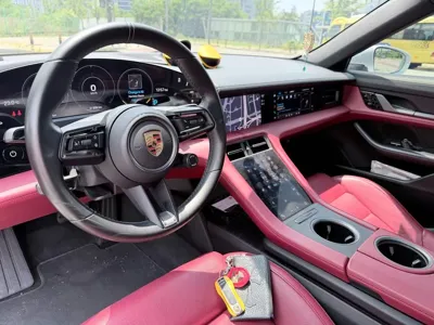 Porsche Taycan 2021, 48828 км, за 57680.19 USD - фото 10
