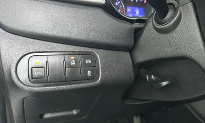 Kia Carens 2014, 157648 км, за 4033.11 USD - фото 17