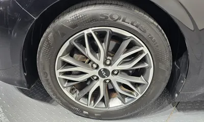 Kia K5 2023, 35606 км, за 15426.02 USD