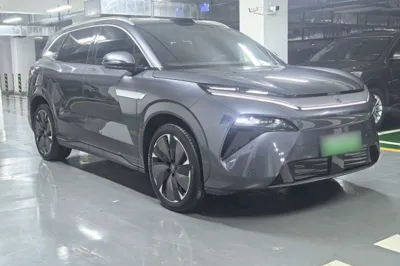 BYD Tang L