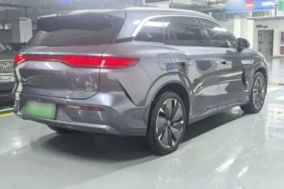 BYD Tang L