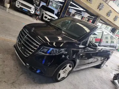Mercedes-Benz V-Class · 2024 год