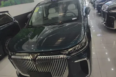 Voyah Dream 2025, 11700 км, за 39639 USD