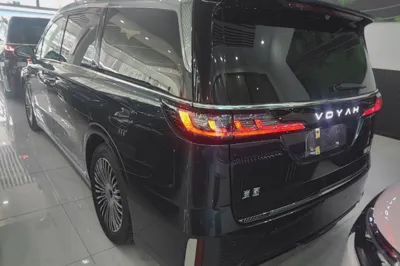 Voyah Dream 2025, 11700 км, за 39639 USD