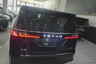 Voyah Dream 2025, 11700 км, за 39639 USD