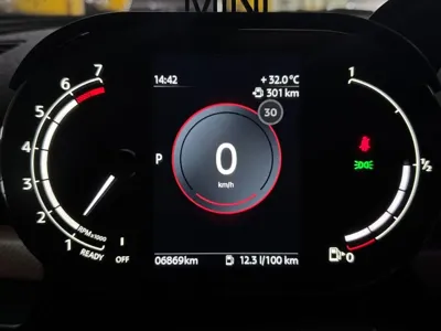 MINI Clubman 2024, 6869 км, за 24812.92 USD - фото 8