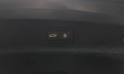 Genesis G90 2020, 130359 км, за 20521.18 USD - фото 20