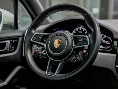 Porsche Cayenne Hybrid 2019, 66000 км, за 45319.9 USD - фото 6
