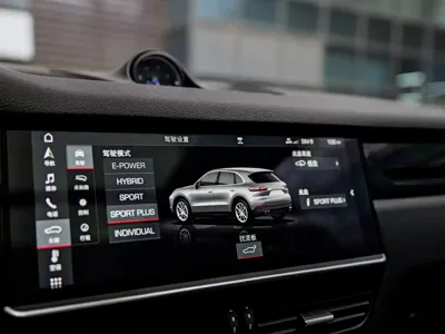 Porsche Cayenne Hybrid 2019, 66000 км, за 45319.9 USD - фото 12
