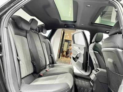 Audi A6L 2020, 53500 км, за 27486.22 USD - фото 14