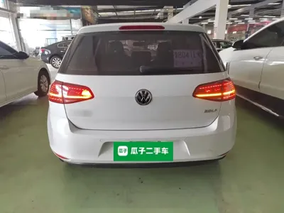 Volkswagen Golf 2017, 133100 км, за 6064.68 USD