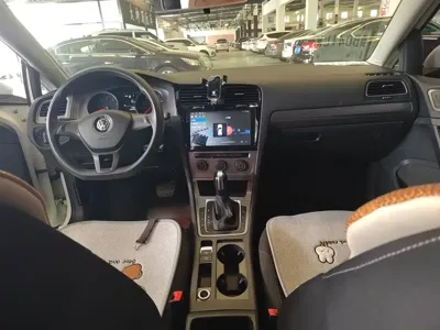 Volkswagen Golf 2017, 133100 км, за 6064.68 USD - фото 6