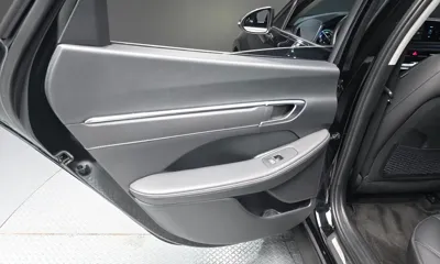 Hyundai Sonata 2023, 11367 км, за 16272.7 USD - фото 25