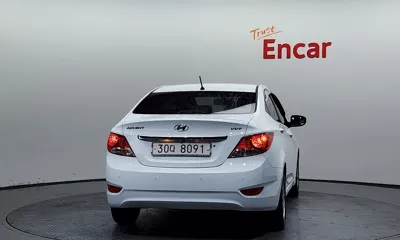 Hyundai Accent 2012, 140371 км, за 2535.27 USD