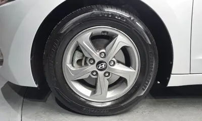 Hyundai Avante 2016, 97558 км, за 4923.2 USD