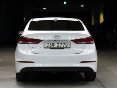 Hyundai Avante 2018, 39950 км, за 8599.19 USD