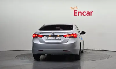 Hyundai Avante 2012, 179831 км, за 2100.56 USD