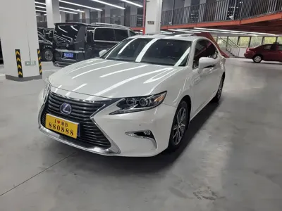 Lexus ES · 2018 год