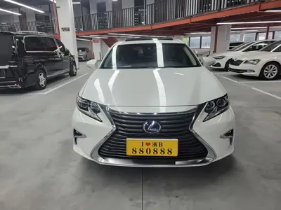 Lexus ES 2018, 100000 км, за 17642.39 USD