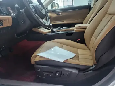 Lexus ES 2018, 100000 км, за 17642.39 USD