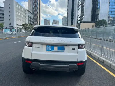 Land Rover Evoque 2015, 100000 км, за 8528.92 USD