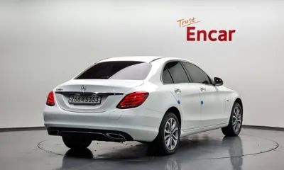 Mercedes-Benz C-Class 2018, 85078 км, за 11757.75 USD
