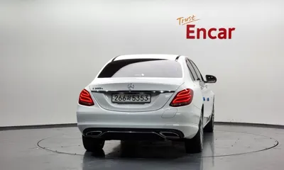 Mercedes-Benz C-Class 2018, 85078 км, за 11757.75 USD