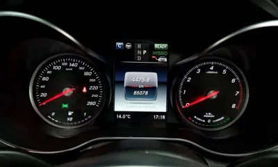 Mercedes-Benz C-Class 2018, 85078 км, за 11757.75 USD - фото 8