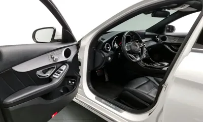 Mercedes-Benz C-Class 2018, 85078 км, за 11757.75 USD - фото 10