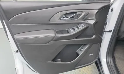 ChevroletGMDaewoo Traverse 2022, 67056 км, за 19219.59 USD - фото 24