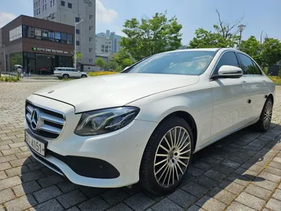 Mercedes-Benz E-Class 2018, 166584 км, за 10986.15 USD - фото 2