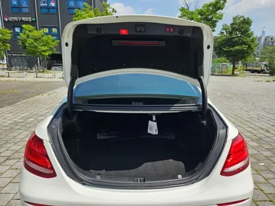 Mercedes-Benz E-Class 2018, 166584 км, за 10986.15 USD - фото 9